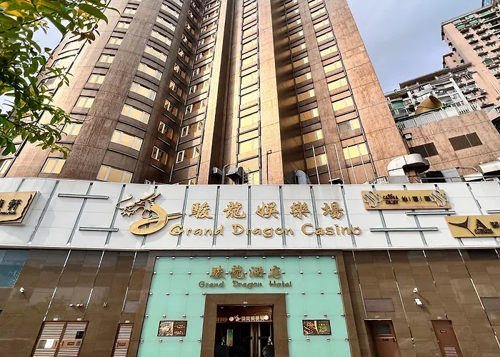 Grand Dragon Hotel 4*