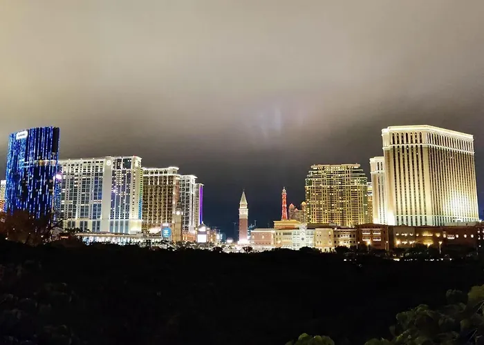 Grand Dragon Hotel