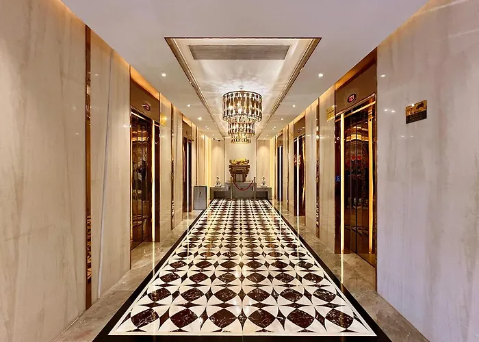 Grand Dragon Hotel 4*