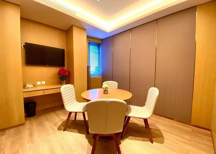 Hotel Grand Dragon 4*