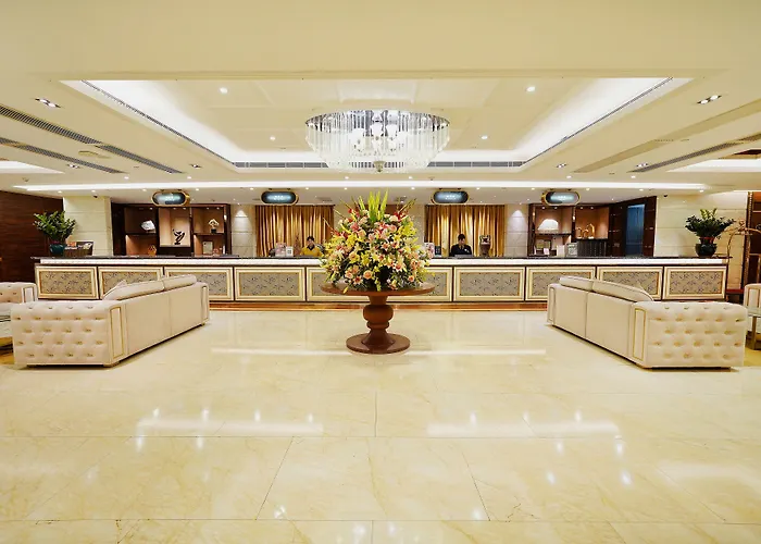 Grand Dragon Hotel 4*